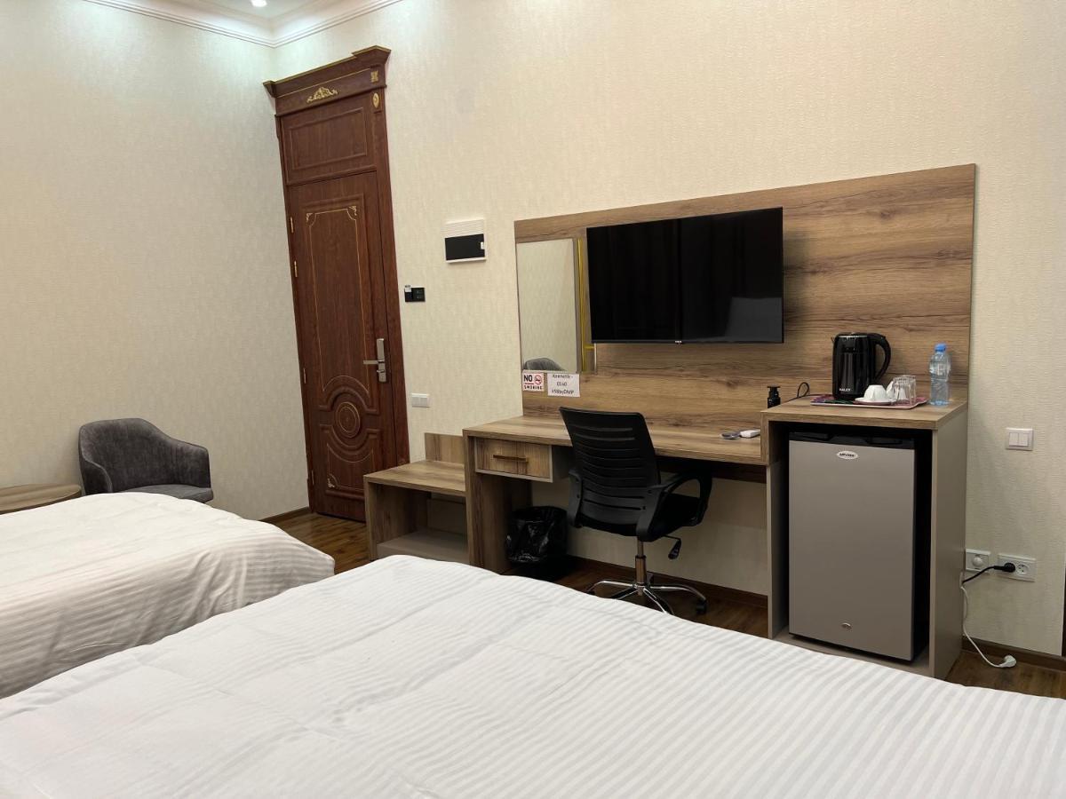 Hotel Sharq 두샨베 외부 사진