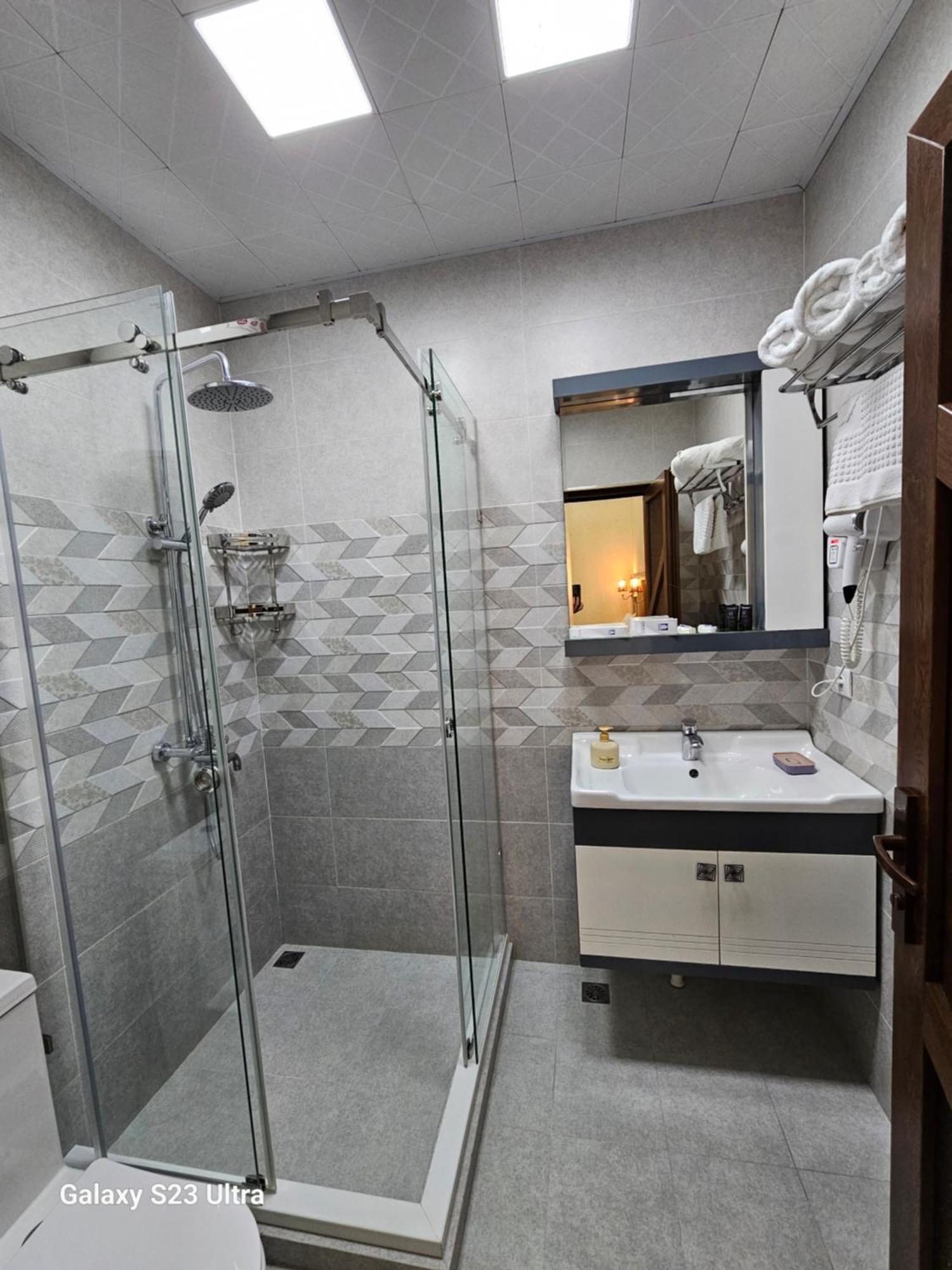 Hotel Sharq 두샨베 외부 사진